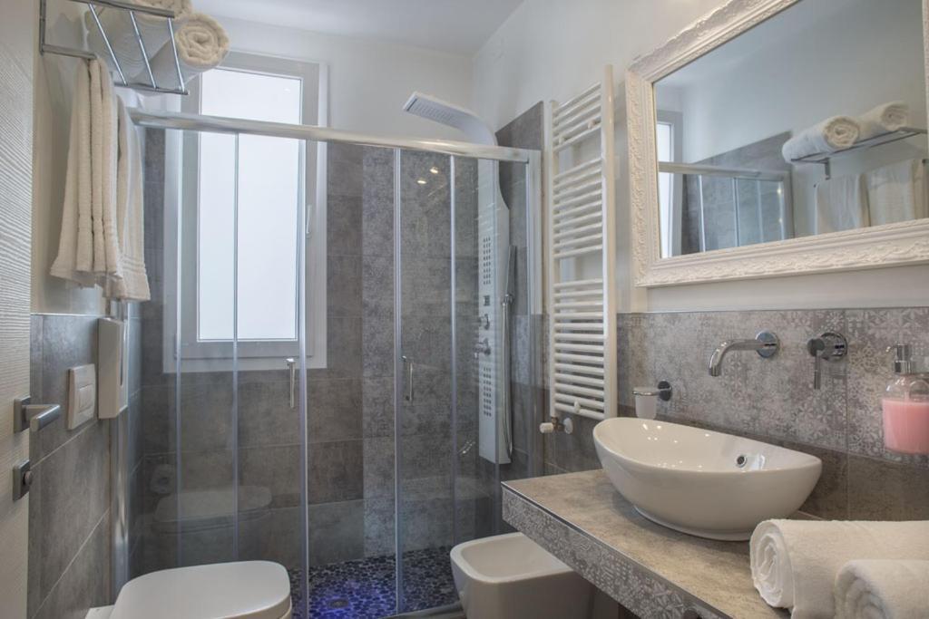 White Suite & Apartments Bellaria-Igea Marina Esterno foto