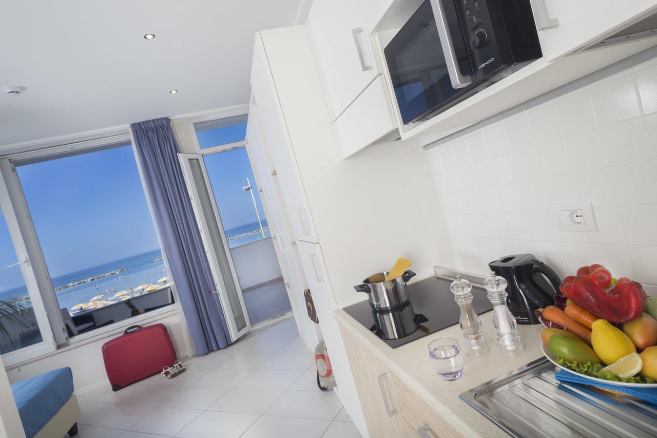 White Suite & Apartments Bellaria-Igea Marina Esterno foto