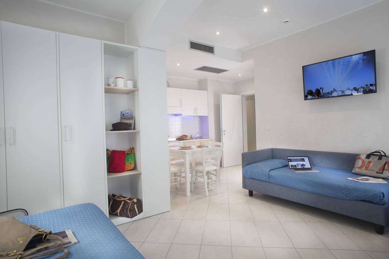 White Suite & Apartments Bellaria-Igea Marina Esterno foto