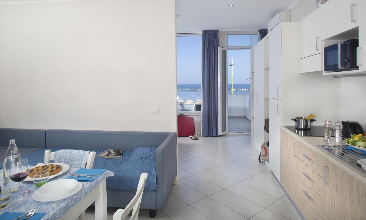 White Suite & Apartments Bellaria-Igea Marina Esterno foto