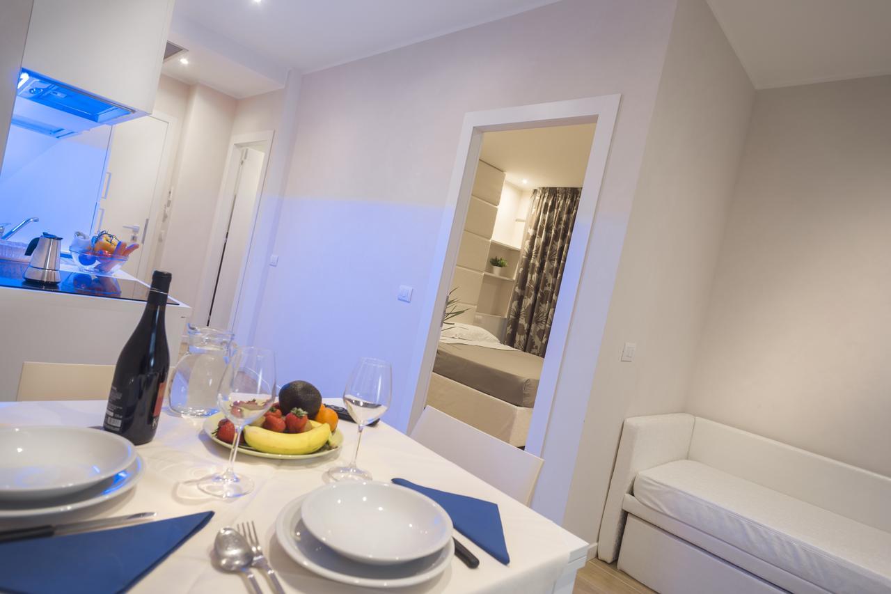 White Suite & Apartments Bellaria-Igea Marina Esterno foto