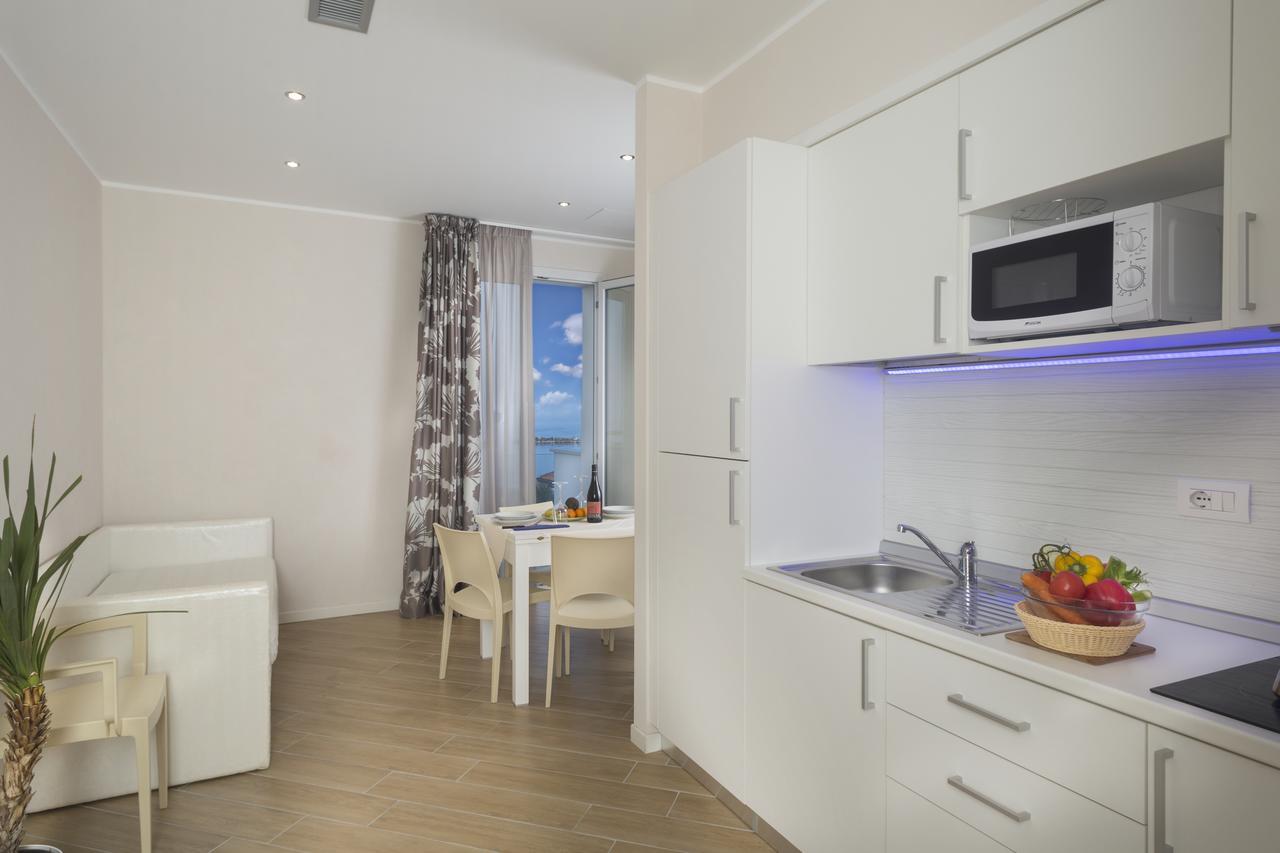 White Suite & Apartments Bellaria-Igea Marina Esterno foto