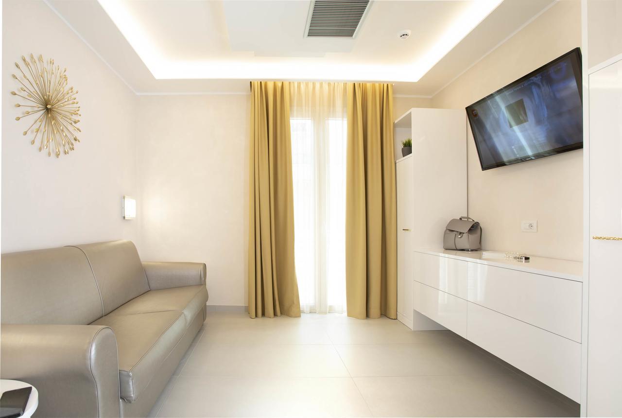 White Suite & Apartments Bellaria-Igea Marina Esterno foto