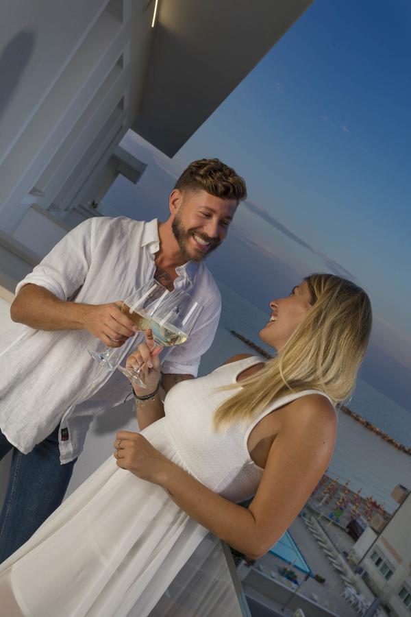 White Suite & Apartments Bellaria-Igea Marina Esterno foto