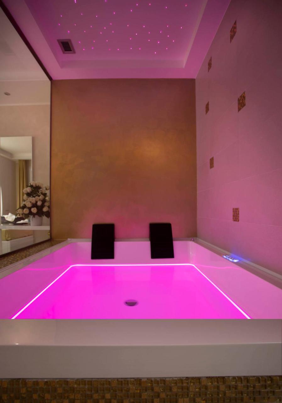 White Suite & Apartments Bellaria-Igea Marina Esterno foto