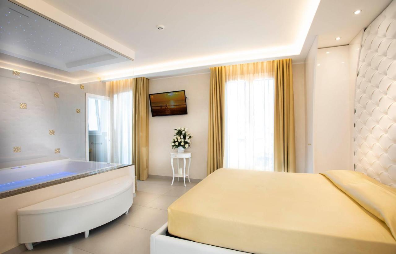 White Suite & Apartments Bellaria-Igea Marina Esterno foto
