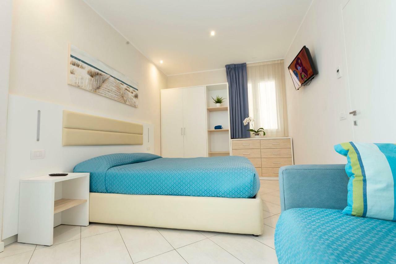 White Suite & Apartments Bellaria-Igea Marina Esterno foto