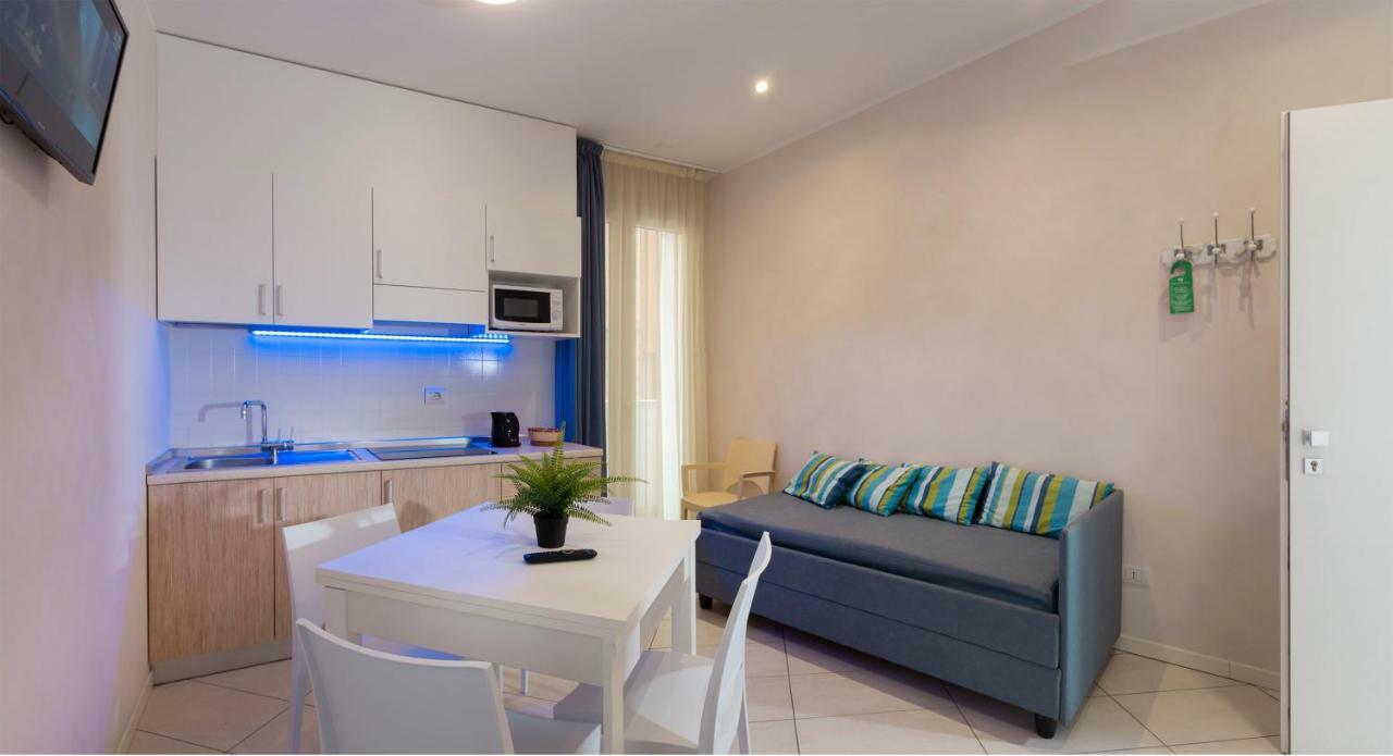 White Suite & Apartments Bellaria-Igea Marina Esterno foto