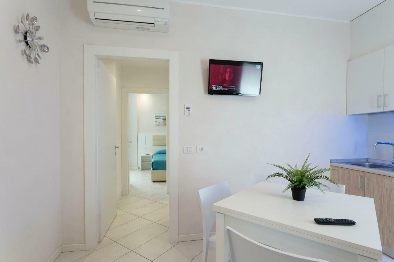 White Suite & Apartments Bellaria-Igea Marina Esterno foto