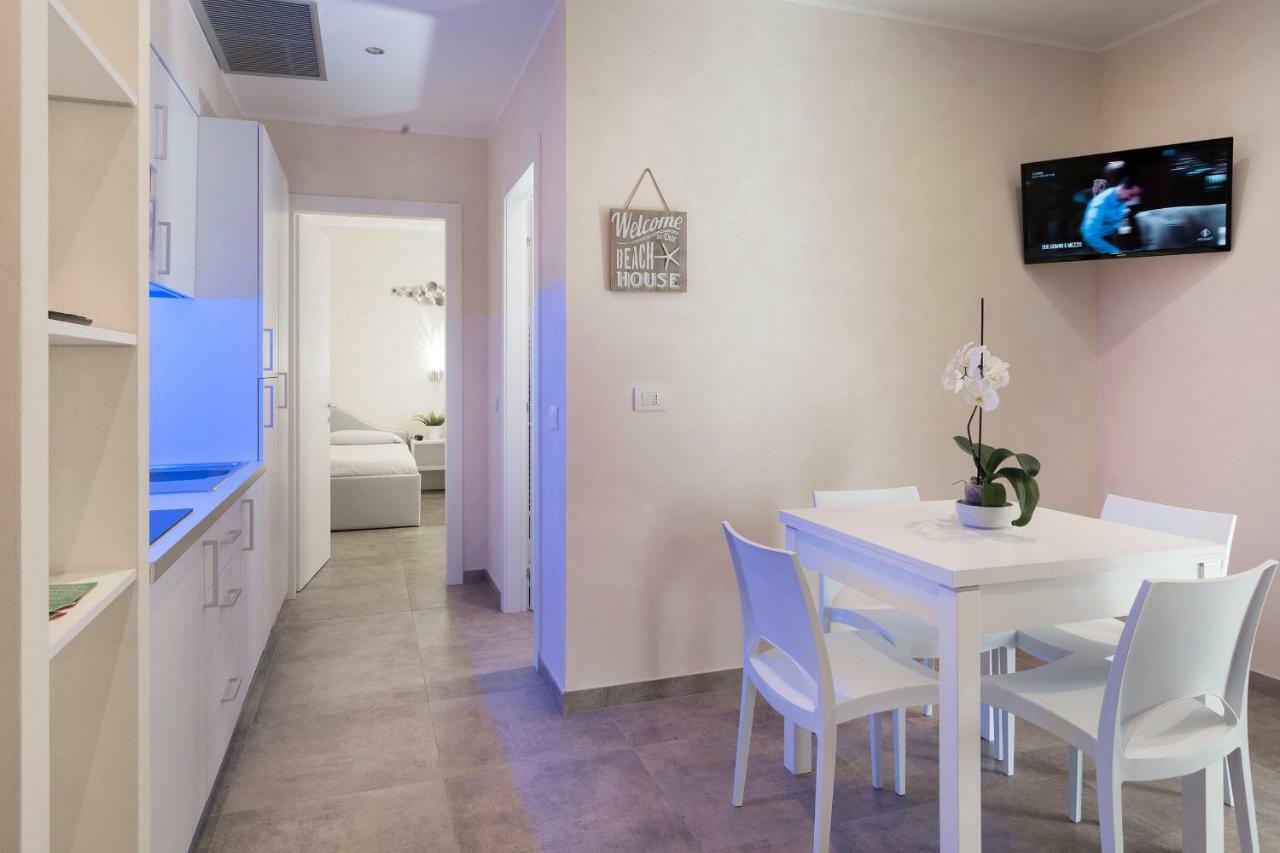 White Suite & Apartments Bellaria-Igea Marina Esterno foto
