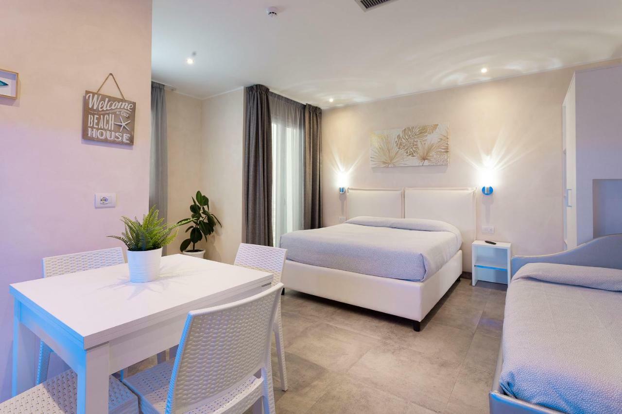 White Suite & Apartments Bellaria-Igea Marina Esterno foto