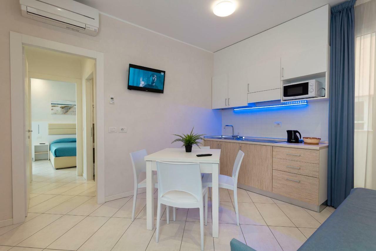 White Suite & Apartments Bellaria-Igea Marina Esterno foto