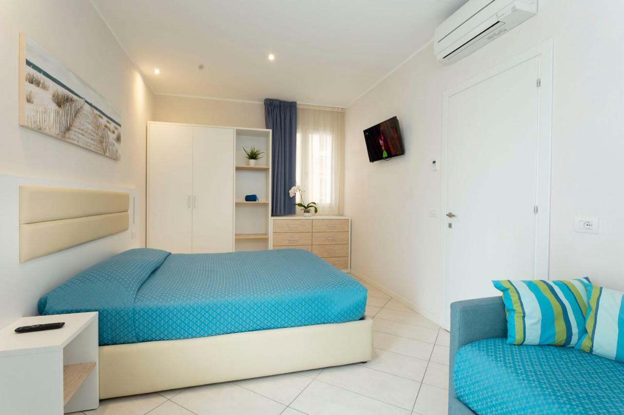 White Suite & Apartments Bellaria-Igea Marina Esterno foto