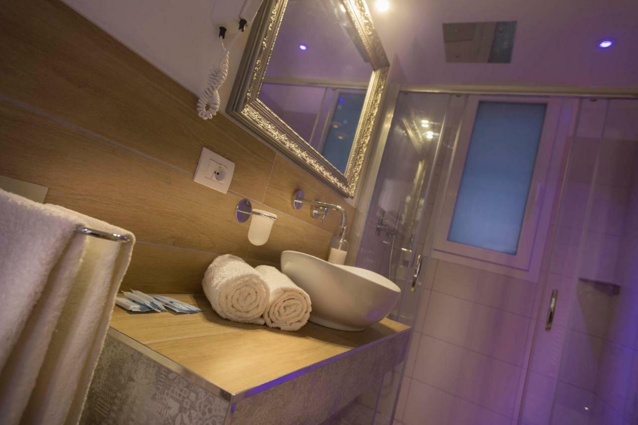White Suite & Apartments Bellaria-Igea Marina Esterno foto